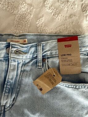 Women Levi Straight Jeans